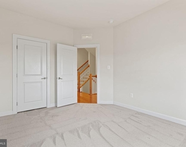9152 Kenway Lane - Photo Thumbnail 35