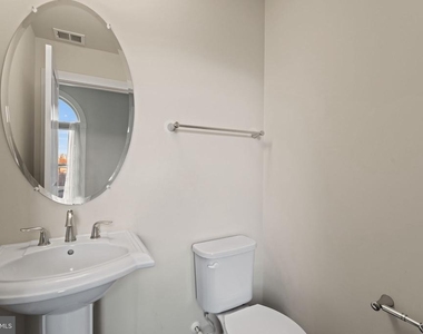 9152 Kenway Lane - Photo Thumbnail 12