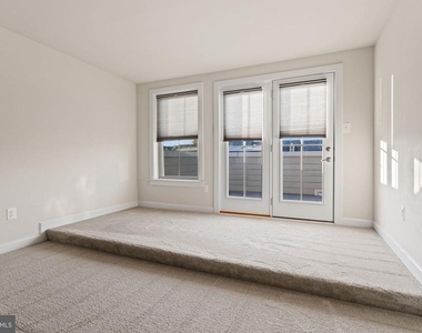 9152 Kenway Lane - Photo Thumbnail 40