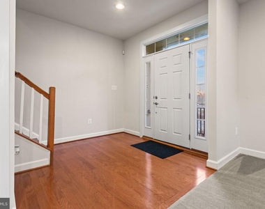 9152 Kenway Lane - Photo Thumbnail 3