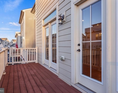 9152 Kenway Lane - Photo Thumbnail 22