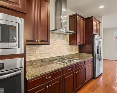 9152 Kenway Lane - Photo Thumbnail 14