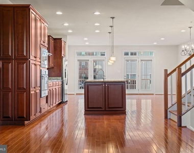 9152 Kenway Lane - Photo Thumbnail 8