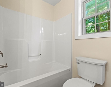 9175 Dubois Road - Photo Thumbnail 9