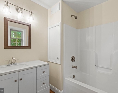 9175 Dubois Road - Photo Thumbnail 8