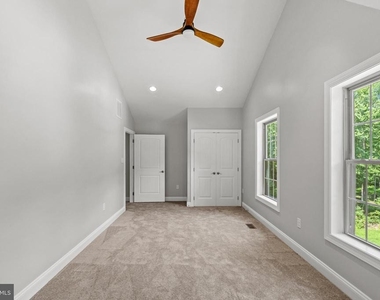 9175 Dubois Road - Photo Thumbnail 11