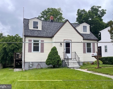 16 Evans Avenue - Photo Thumbnail 2