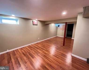 16 Evans Avenue - Photo Thumbnail 9
