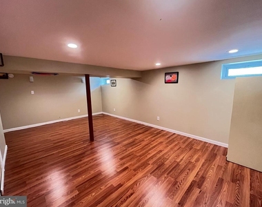 16 Evans Avenue - Photo Thumbnail 10