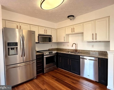 5310 Castlestone Drive - Photo Thumbnail 8