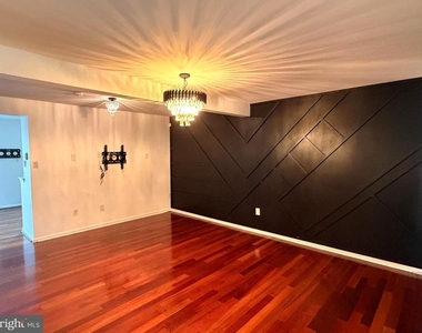 5310 Castlestone Drive - Photo Thumbnail 1