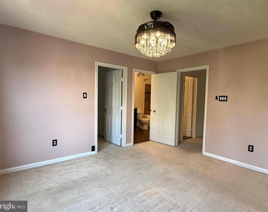 5310 Castlestone Drive - Photo Thumbnail 22