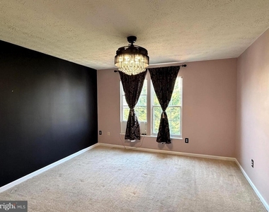 5310 Castlestone Drive - Photo Thumbnail 21