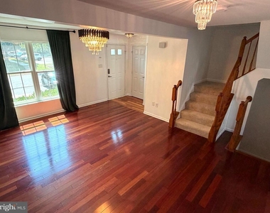 5310 Castlestone Drive - Photo Thumbnail 4
