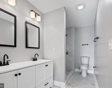 2640 E Oliver Street - Photo Thumbnail 7