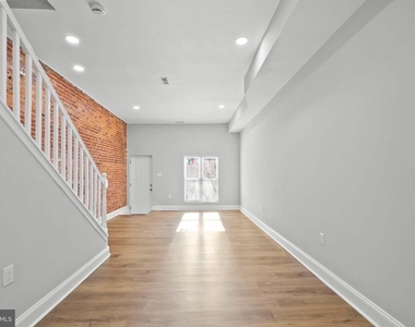 2640 E Oliver Street - Photo Thumbnail 13