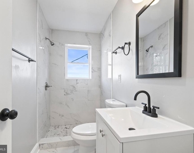 2640 E Oliver Street - Photo Thumbnail 11