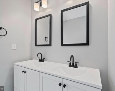 2640 E Oliver Street - Photo Thumbnail 6