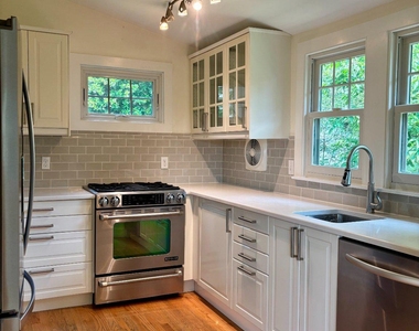 155 Ridgeway Circle - Photo Thumbnail 2