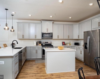 7123 Millstone Road - Photo Thumbnail 6
