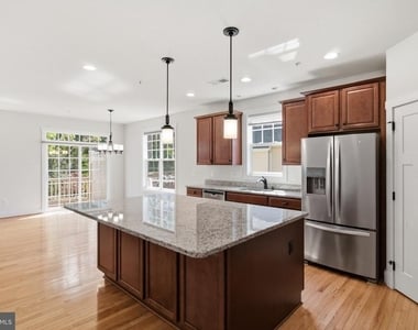 1113 Chevron Road - Photo Thumbnail 8