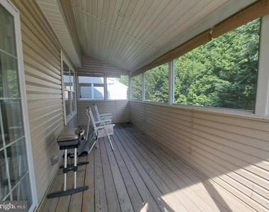 17245 Queen Anne Way - Photo Thumbnail 9