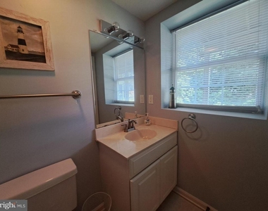 17245 Queen Anne Way - Photo Thumbnail 23