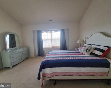 17245 Queen Anne Way - Photo Thumbnail 14