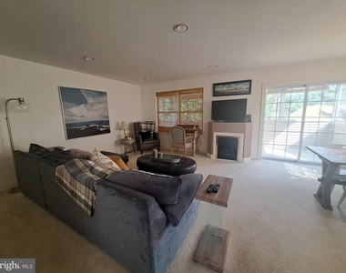 17245 Queen Anne Way - Photo Thumbnail 2