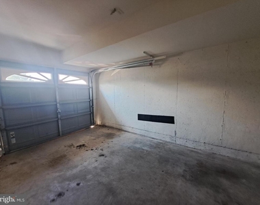17245 Queen Anne Way - Photo Thumbnail 26
