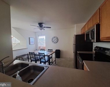 17245 Queen Anne Way - Photo Thumbnail 6