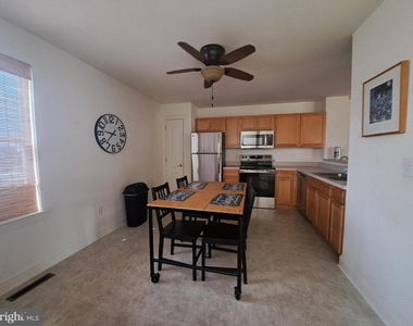 17245 Queen Anne Way - Photo Thumbnail 5