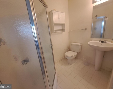 17245 Queen Anne Way - Photo Thumbnail 15