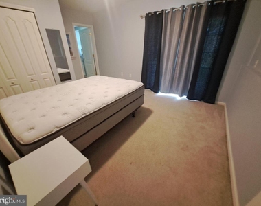 17245 Queen Anne Way - Photo Thumbnail 21