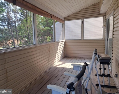 17245 Queen Anne Way - Photo Thumbnail 10