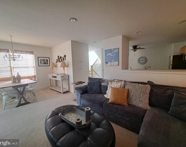 17245 Queen Anne Way - Photo Thumbnail 4