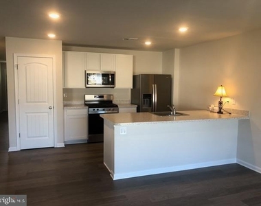 31607 Fountain Road - Photo Thumbnail 2