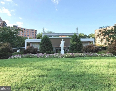 4201 Cathedral Avenue Nw - Photo Thumbnail 16