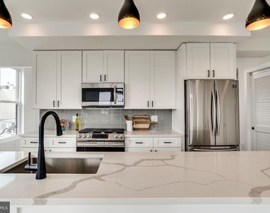 646 Newton Place Nw - Photo Thumbnail 9