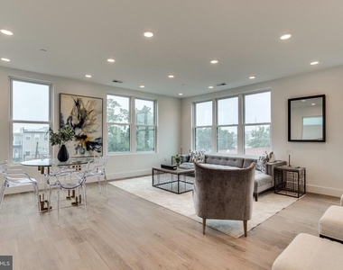 646 Newton Place Nw - Photo Thumbnail 1