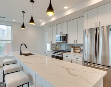 646 Newton Place Nw - Photo Thumbnail 8