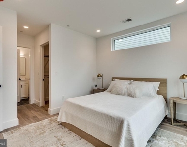 646 Newton Place Nw - Photo Thumbnail 16