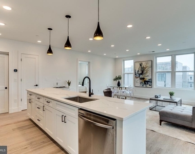 646 Newton Place Nw - Photo Thumbnail 11