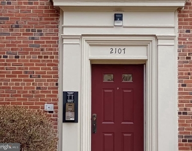 2107 Fort Davis Street Se - Photo Thumbnail 2