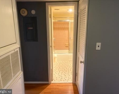 2107 Fort Davis Street Se - Photo Thumbnail 7