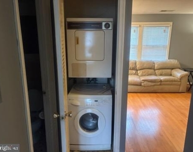 2107 Fort Davis Street Se - Photo Thumbnail 8