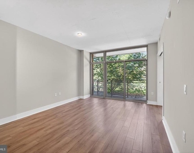 88 V Street Sw - Photo Thumbnail 13