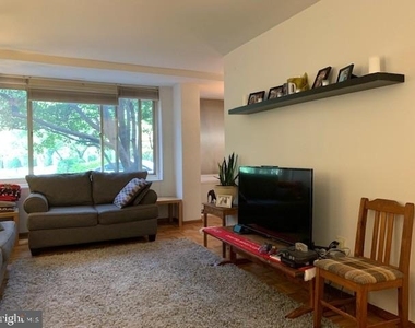 4000 Tunlaw Road Nw - Photo Thumbnail 3