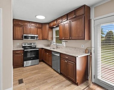 6604 Vaughn Road - Photo Thumbnail 7