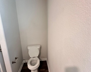512 Flannel Way - Photo Thumbnail 4